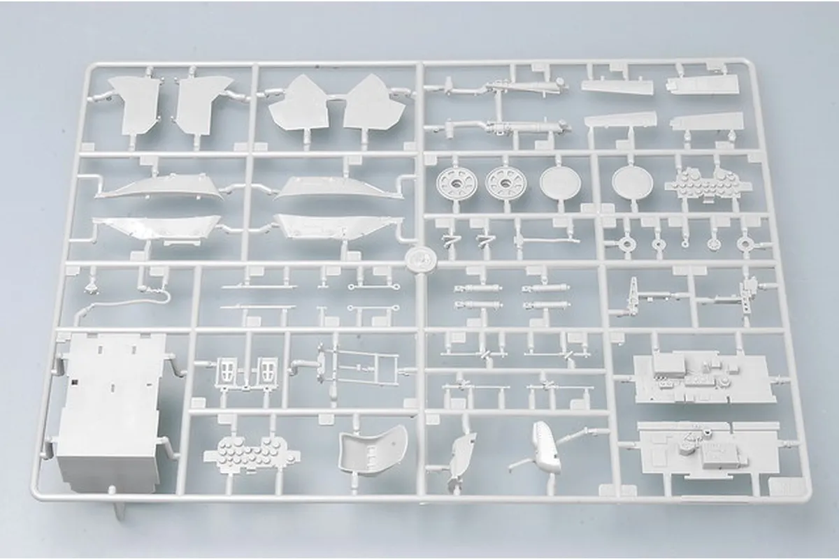 Trumpeter 1/32 Scale P-47D Thunderbolt Late Variant Model Kit - Plastic Assembly