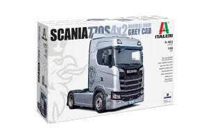 Italeri 1/24 Scania S770 4x2 Normal Roof and Italeri 1/24 Scania S770 4x2 Normal Roof and