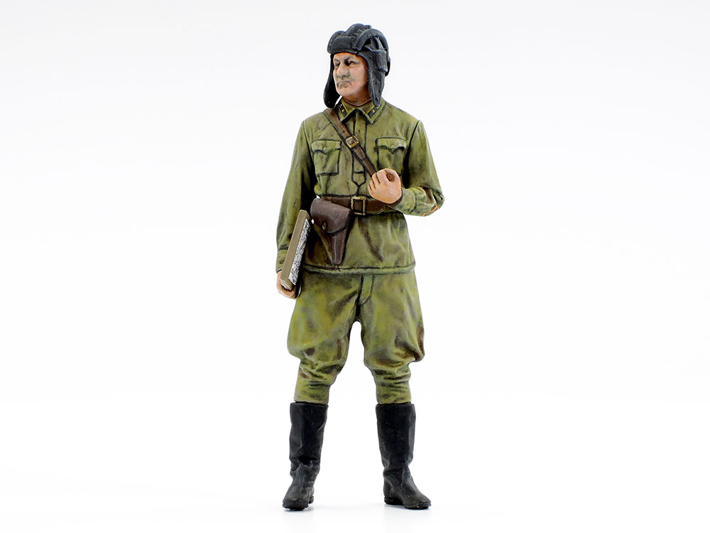 The commander is pictured with a map. Note the realistic recreation of folds and creases in the clothing