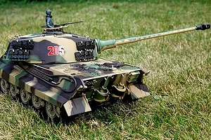 Heng Long 1/16 German King Tiger (Henschel) & German Panther Type G RC Tank - German Tank Bundle image 136674