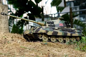 Heng Long 1/16 German King Tiger (Henschel) & German Panther Type G RC Tank - German Tank Bundle image 136676