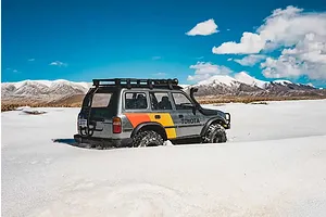 FMS FCX10 LC80 Toyota Land Cruiser RC Rock Crawler - Essentials Pack image 139379