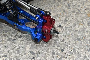 GPM Aluminium Hub Carriers (C-Hubs) 2Pcs - Red image 100801