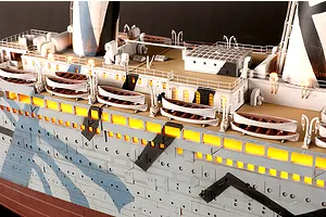 Trumpeter 1/200 Olympic and Britannic Light Set image 108465