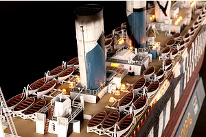 Trumpeter 1/200 Olympic and Britannic Light Set image 108467