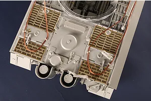 Trumpeter 1/16 Pz.Kpfw.VI Ausf.E Sd.Kfz.181 Tiger I (Medium Production) Scaled Plastic Model Kit image 108473