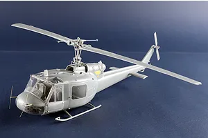 Trumpeter 1/35 Bell UH-1B Huey Iroquois Helicopter Scaled Plastic Model Kit image 108552