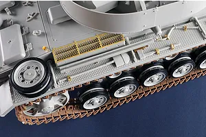 Trumpeter 1/16 Pz.Kpfw.III Ausf.J Panzer Medium Tank Scaled Plastic Model Kit image 108595