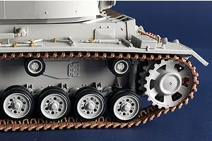 Trumpeter 1/16 Pz.Kpfw.III Ausf.J Panzer Medium Tank Scaled Plastic Model Kit image 108600