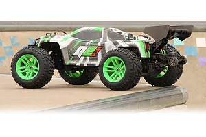 Maverick Quantum2 XT Flux RC Stadium Truck Electric Brushless 4WD 1/10 Scale RTR - Green image 109457