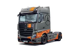 Italeri 1/24 MB Actros MP4 Big Space - Grand Prix Edition Scaled Plastic Model Kit image 113940