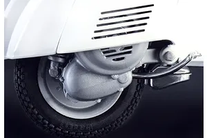 Italeri 1/9 Vespa 125 Primaverai Scooter Scaled Plastic Model Kit image 116134