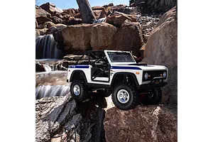 Axial SCX10 III Early Ford Bronco RC Rock Crawler Electric 4WD 1/10 Scale RTR - White image 118323