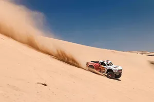 ARRMA Mojave 4X4 4S BLX RC Short Course Truck Electric Brushless 4WD 1/8 Scale RTR - White image 121645