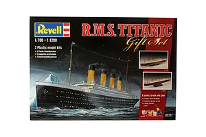 Revell R.M.S. Titanic Gift Set box featuring two plastic model kits in 1:700 and 1:1200 scales, including paints, brush, and glue.