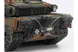 Tamiya Leopard 2 A7V RC Main Battle Tank 1/16 Kit - German Federal Army image 129352