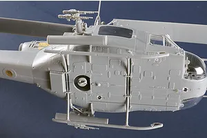 Trumpeter 1/35 UH-1B Huey - Gunship Helicopter Scaled Plastic Model Kit image 129614