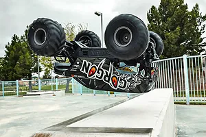 ARRMA GORGON Mega 550 RC Monster Truck Electric 2WD 1/10 Scale RTR - Gunmetal image 129902