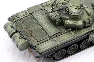 Trumpeter 1/35 Soviet Obj.172 T-72 Ural Tank Scaled Plastic Model Kit image 130106