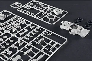Trumpeter 1/72 V-150 Commando Armoured Personal Carrier with 20mm Cannon Scaled Plastic Model Kit image 130150