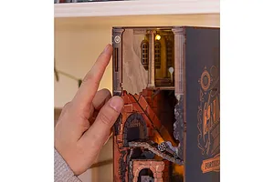 Revell Book Nook - Harry Potter: Gringotts Bank image 132885