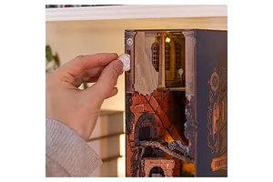 Revell Book Nook - Harry Potter: Gringotts Bank image 132886