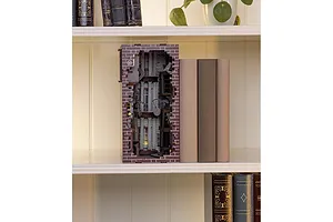 Revell 1/24 Book Nook - Harry Potter: Diagon Alley image 132942