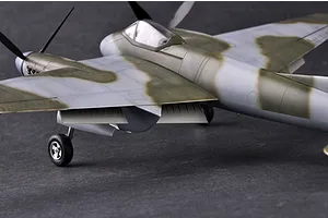 Trumpeter 1/48 De Havilland Hornet F.3 Fighter Scaled Plastic Model Kit image 133843