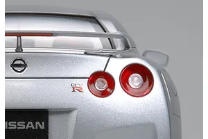Tamiya 1/24 Nissan R35 GT-R Scaled Plastic Model Kit image 134175