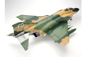 Tamiya 1/32 McDonnell Douglas F-4C/D Phantom II Jet Scaled Plastic Model Kit image 134230