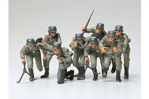 Tamiya 1/35 German WWII Assault Infantry Troops Set Scaled Plastic Model Kit image 134929