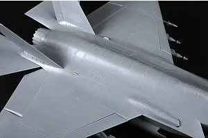 Trumpeter 1/32 Lockheed Martin F-35C Lightning II Scaled Plastic Model Kit image 135359