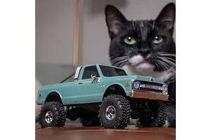 Axial SCX30 Chevrolet K10 RC Rock Crawler Electric 4WD 1/30 Scale RTR - Green image 141407