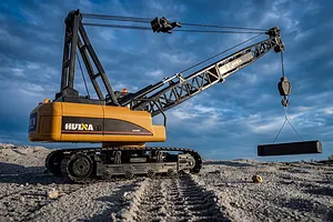 HuiNa 1572 Crane Engineering Truck RC Construction Vehicle Electric 1/14 Scale RTR with Lights and Sound image 147850