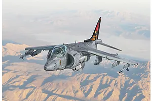 Italeri 1/72 AV-8B Harrier II Fighter Jet Scaled Plastic Model Kit image 2