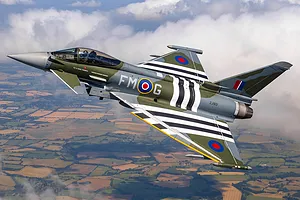 Revell 1/48 Eurofighter Typhoon FGR.4 Jet Fighter Scaled Plastic Model Kit image 2
