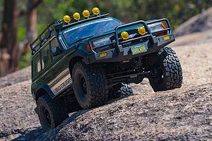 FMS FCX10 OVR LC80 RS Land Cruiser 80 RC Rock Crawler Electric Brushless 4WD 1/10 Scale RTR - Green image 149436