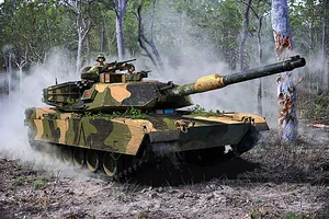 Revell 1/72 M1A1 AIM(SA)- M1A2 Abrams Scaled Plastic Model Starter Kit image 2