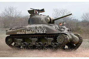 Revell 1/72 Sherman M4A1 Scaled Plastic Model Starter Kit image 2