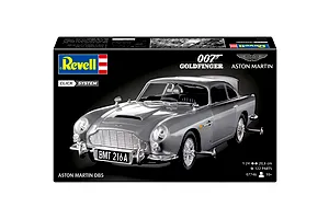 Revell 1/24 scale James Bond Aston Martin DB5 Goldfinger model kit box showing the finished silver car with BMT 216A license plate.
