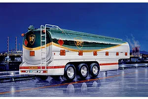 Italeri 1/24 Heavy Fuel Tank Trailer Scaled Plastic Model Kit