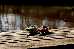 Atrek Rogue 22&amp;quot; Brushless RC Speed Boat Deep V RTR - Green image 16