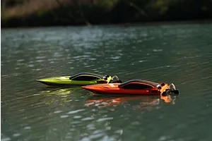 Atrek Rogue 22&amp;quot; Brushless RC Speed Boat Deep V RTR - Green image 17