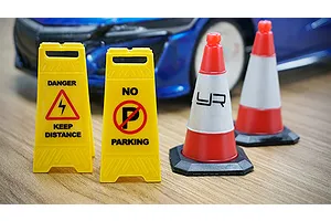 Yeah Racing 1/10 Red Road Cones 4Pcs image 22769