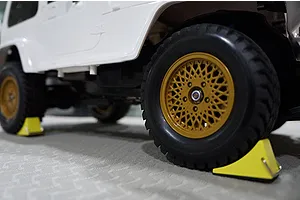 Yeah Racing 1/10 Yellow Aluminium Wheel Chock 2Pc image 22856