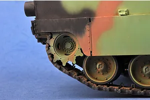 Trumpeter 1/16 U.S. Abrams M1A1 Aim Main Battle Tank Scaled Plastic Model Kit w/ Australian Decals image 24565