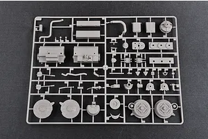 Trumpeter 1/16 German Pzkpfw IV Ausf.J Tank Scaled Plastic Model Kit image 24618