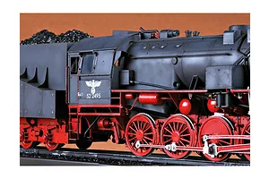 Trumpeter 1/35 Baureihe 52 Mit Steifrahmentender Locomotive Scaled Plastic Model Kit image 25128