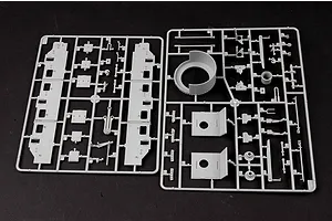 Trumpeter 1/35 German Panzerlok Baureine Armoured 57 Locomotive Scaled Plastic Model Kit image 25237
