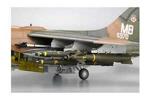 Trumpeter 1/32 USAF A-7D Corsair II Jet Scaled Plastic Model Kit image 25355